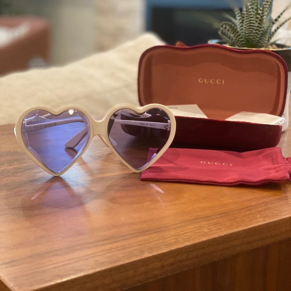 💯 NWT Gucci heart shaped sunglasses 60mm